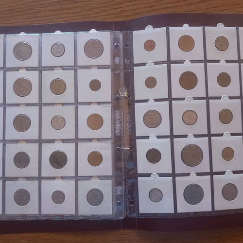 World coin lot used, 100 different coins in soft album