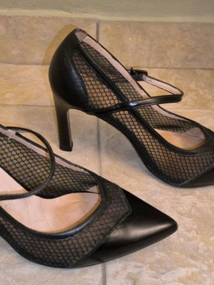 Hispanitas black pumps used size 37