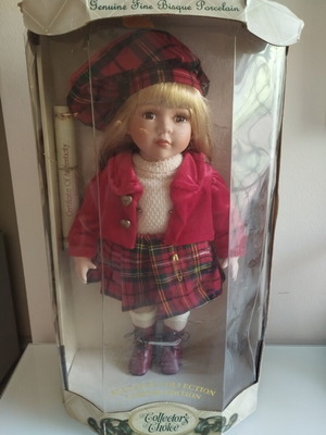 Collector's Choice DanDee Porcelain Doll like new, tartan plaid outfit