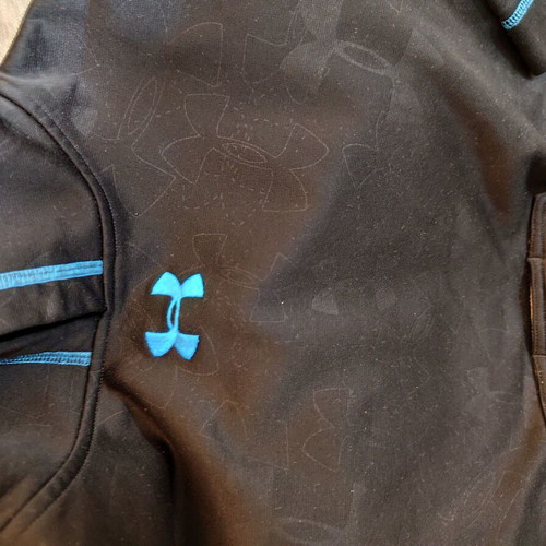 Under Armour fleece kids size small like new, black and blue