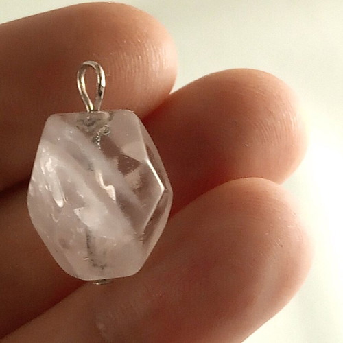 Rose quartz pendant new semi-precious stone 2x1.5 cm