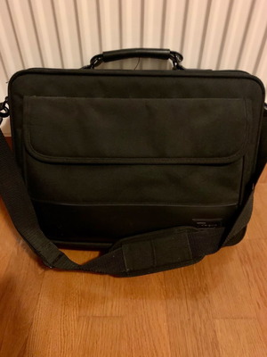 Τσάντα laptop Targus σαν καινούργιο, μαύρη, με 6 θήκες, 16-17 ίντσες