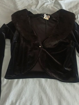 Velvet cardigan with detachable fur collar like new, black