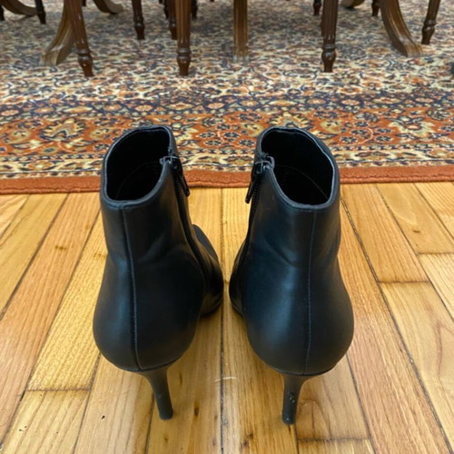 Mango black boots like new, size 38