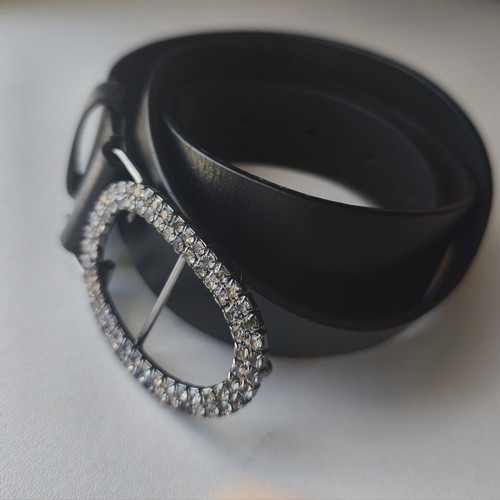 Black women's belt with oval rhinestone buckle