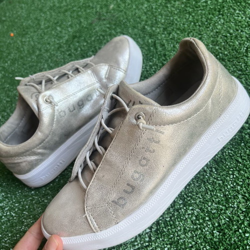 Bugatti women's sneakers like new, silver, size 37