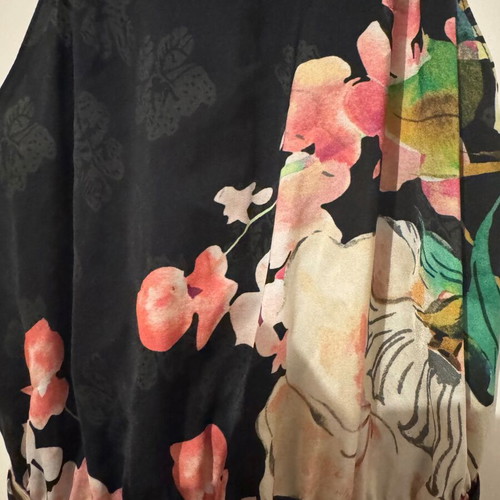 Zara top with floral design, size M, like new