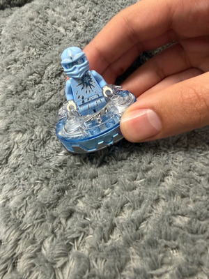 Lego Ninjago Nrg Zane minifigure like new with spinner base