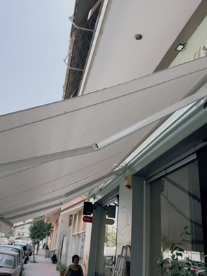 Τέντες με μπράτσα σαν καινούργιες, 3,5 μέτρα η κάθε μία
