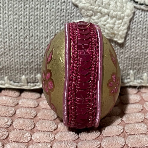 Easter egg used handmade with crochet and beads