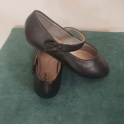 Children's black traditional dance ballerinas size 31 like new
