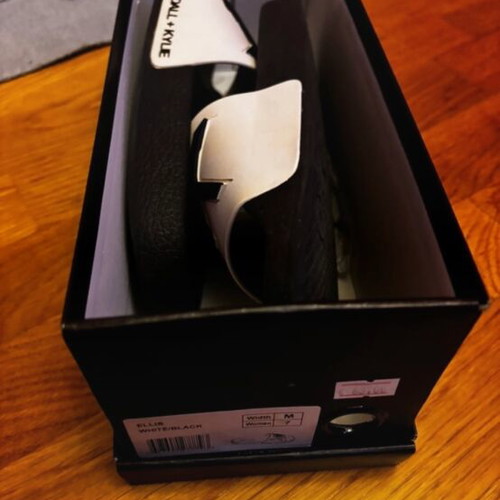 Kendall + Kylie sandals like new, white with black details, size 38