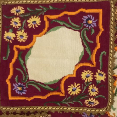 Handmade embroidered table linen set like new