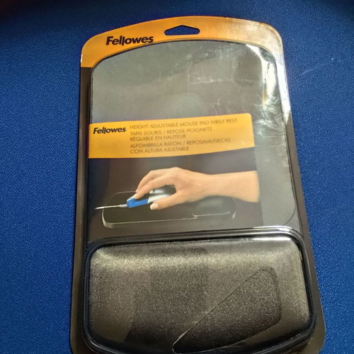 Fellowes Gel MousePad with wrist rest new