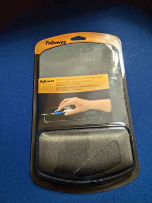 Fellowes Gel MousePad with wrist rest new