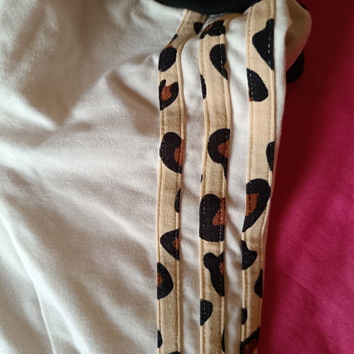 Adidas women's t-shirt like new, size M