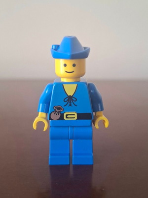 Lego Castle Classic Forestman figure blue like new