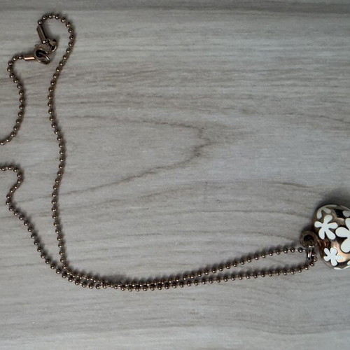 Folli Follie necklace heart with white daisies pink gold like new