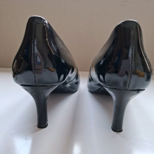 Rockport Black Pumps like new, leather patent 38 size