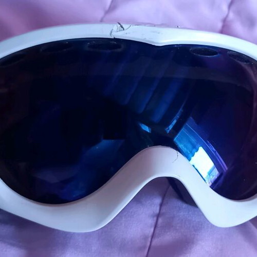 Ski mask like new with small repaired crack