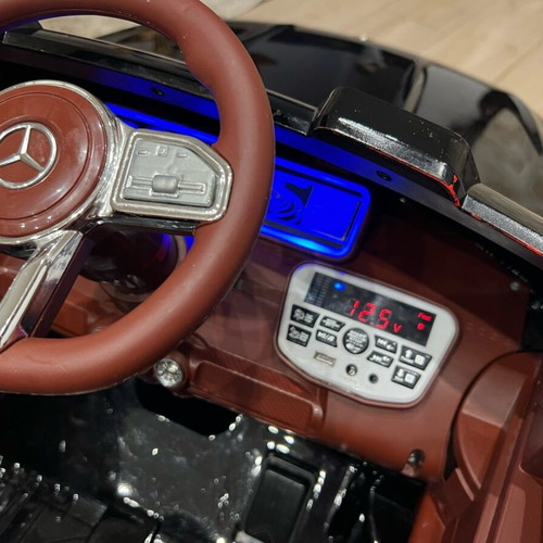 Mercedes electric car two-seater like new
