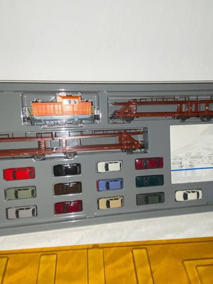 Marklin Volkswagen 2863 Train Engine and Car Transport Wagons like new