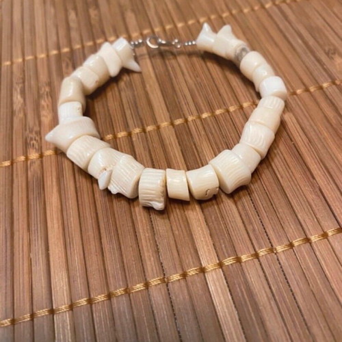 Bracelet made of real coral handmade, new, beige