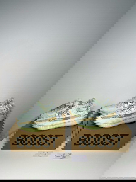 Adidas Yeezy 350V2 Hyperspace