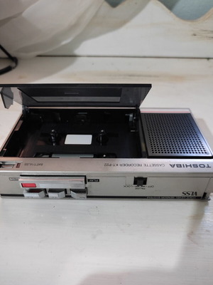 Toshiba KT-P22 vintage cassette player used, needs repair