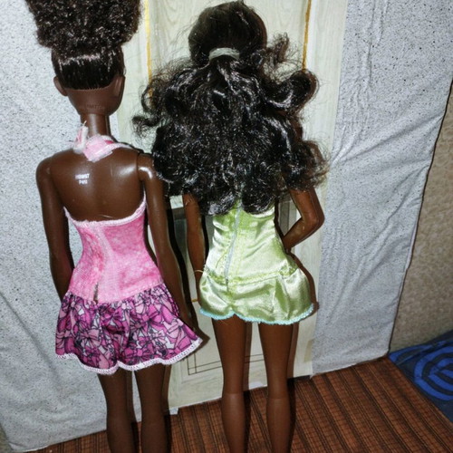 Barbie dolls like new, pack of 3