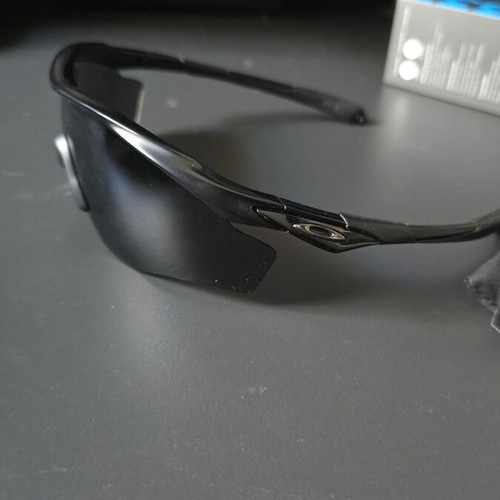 Oakley M2 Frame XL polarized sunglasses like new, black