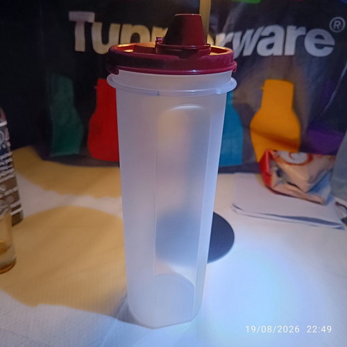 Tupperware Roi oil container 890ml