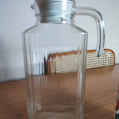 Pitcher 1.5 liters and bottle 1 liter like new