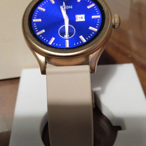 Forever Icon AMOLED display smartwatch with two detachable straps