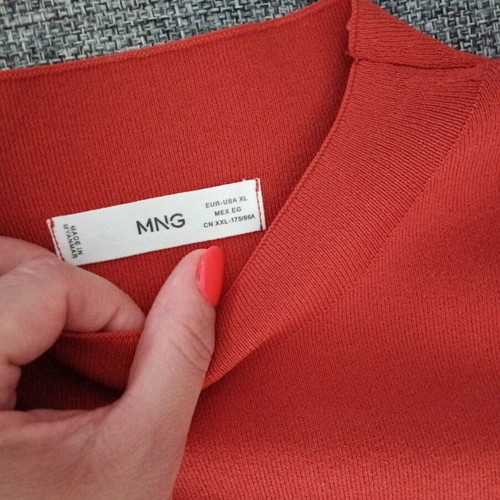 MNG blouse size XL like new, red