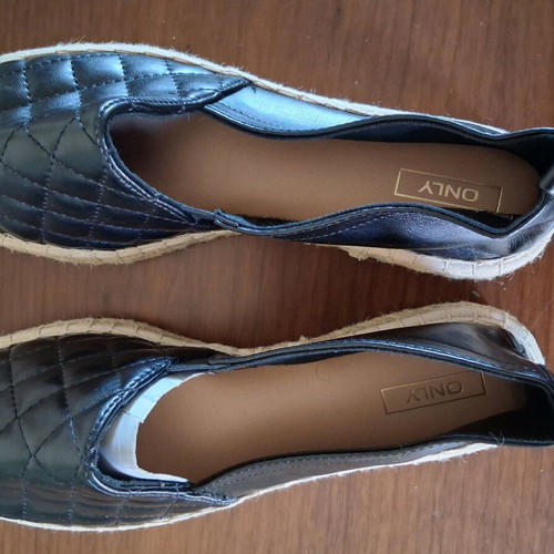 Espadrilles Only size 41 black with quilted design new