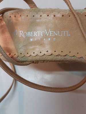 Γυναικεία πλατφόρμα Roberto Venuti μέγεθος 37 μεταχειρισμένη, μπεζ, 10ποντο τακούνι