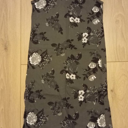 Dress like new, sizes 32-34, black and gray floral