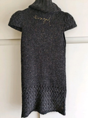 Γυναικείο πλεκτό φόρεμα Desigual σαν καινούργιο με κεντητές λεπτομέρειες