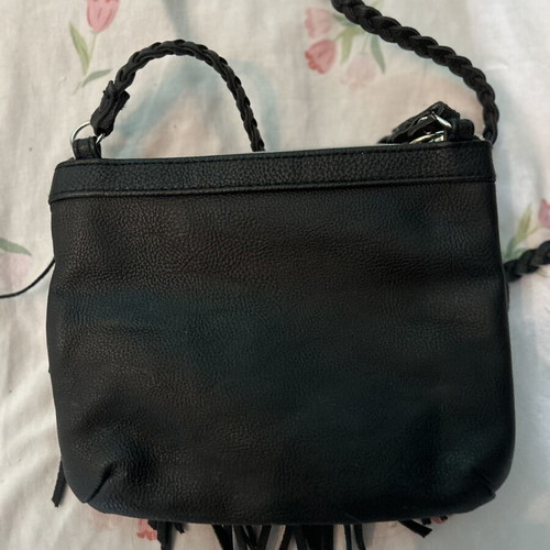 H&M black shoulder bag with fringe and "Follow your heart"
