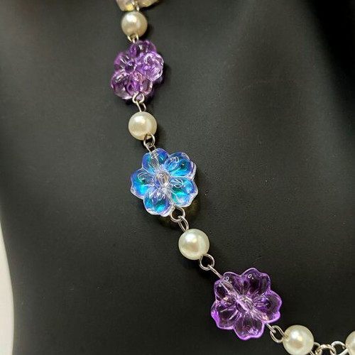 Handmade unicorn necklace new with glass flowers and imitation pearls