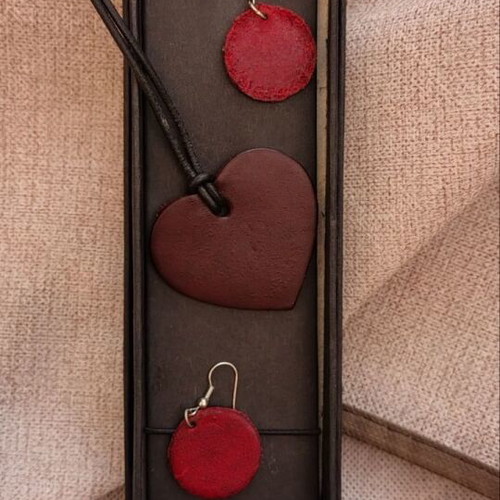 Handmade leather jewelry set like new with heart pendant necklace and red earrings