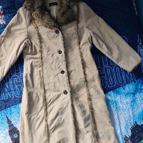 Castor coat like new with fur details, beige, sizes L and XL