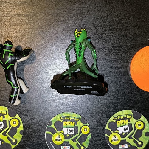 Ben10 figures and caps used, pack with Upgrade and Corinthian 2008