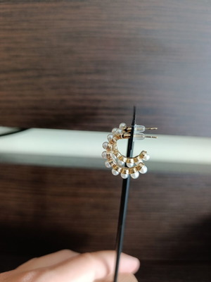 Gold earrings with pearls, like new