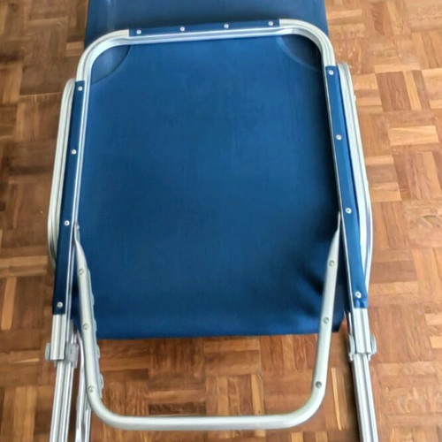 Beach sun lounger folding with waterproof fabric like new