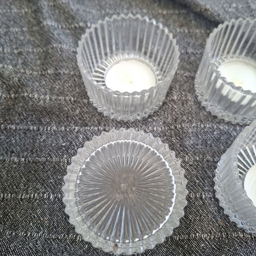 Glass candle holders set of 4 with tealights like new, 7 cm each