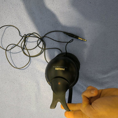 Phillips wired headphones used