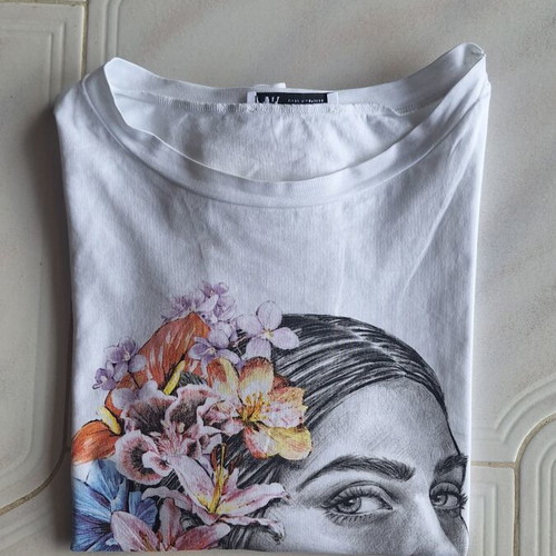 Zara white T-shirt with print and pleated sleeves size S like new