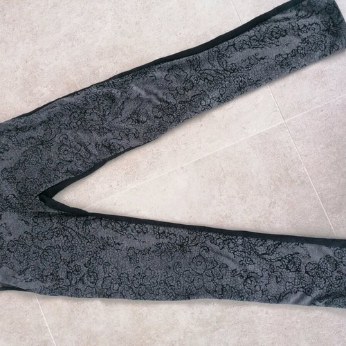 Leggings like new with patterns, black and gray
